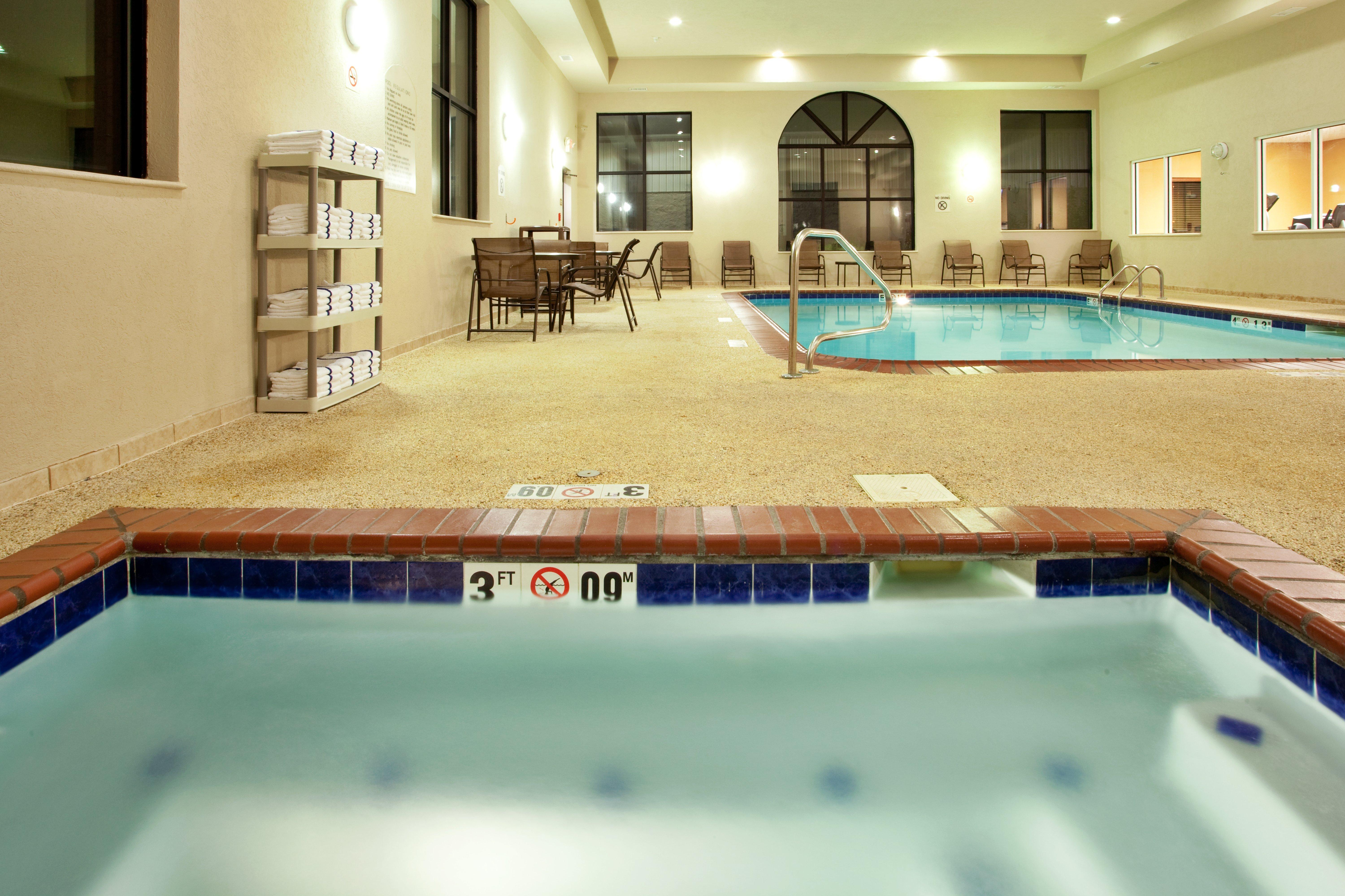 Holiday Inn Express Hotel & Suites Claypool Hill -Richlands Area By Ihg Pounding Mill Ngoại thất bức ảnh