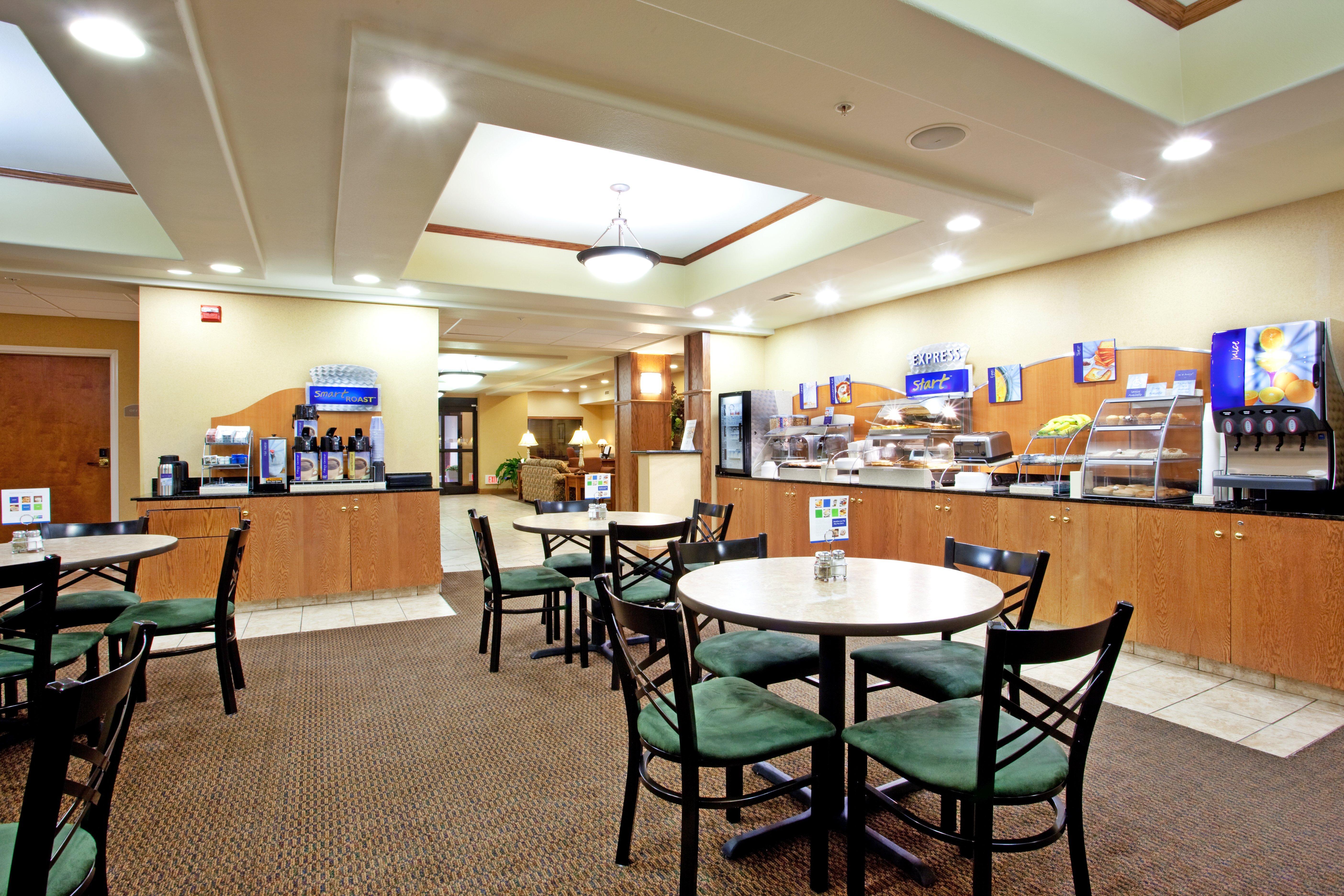 Holiday Inn Express Hotel & Suites Claypool Hill -Richlands Area By Ihg Pounding Mill Ngoại thất bức ảnh